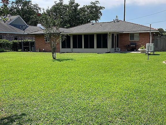 Lot 75x148 plus 14’servitude