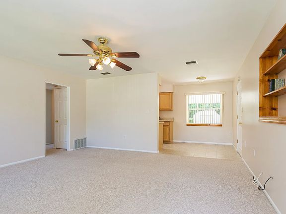 3rd image of 1503 Villa Marie Dr