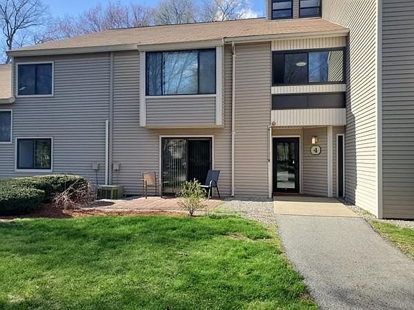 1st image of 4 Thayer Pond Dr #18