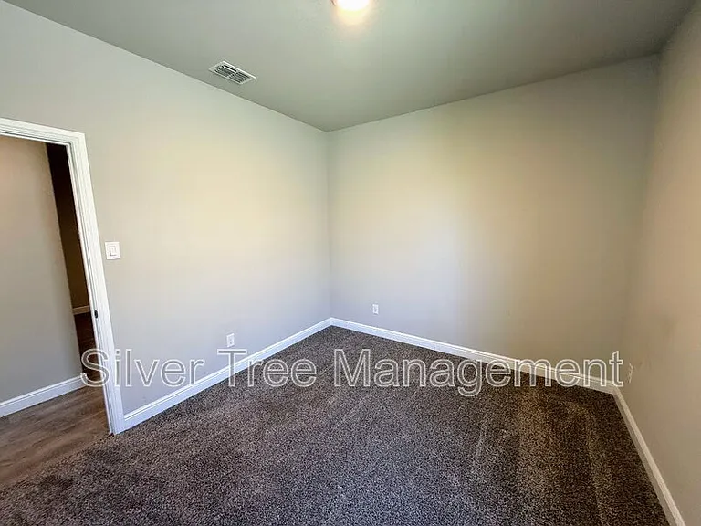 10921 Rockchapel Dr — Photo 29