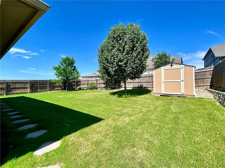 115 Leona River Trl — Photo 19