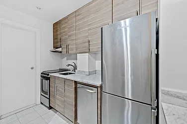 Rented by R New York