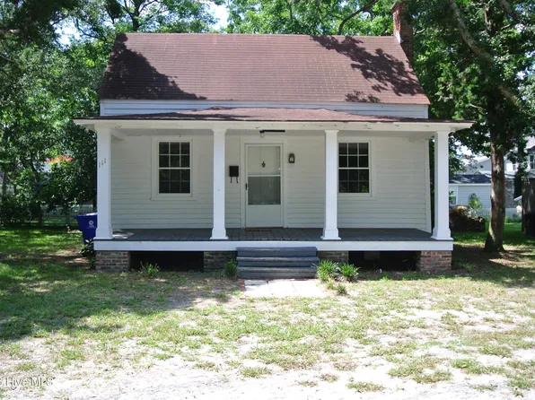 111 Live Oak St, Beaufort, NC 28516