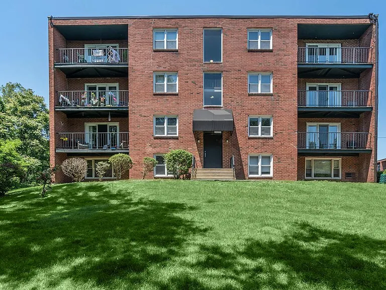 Groton Towers — Photo 2
