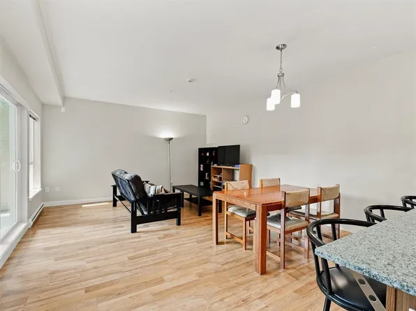 9655 King George Blvd #224, Surrey, BC V3T 0C7