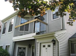 39 Krinsky Ct, Mahwah, NJ 07430