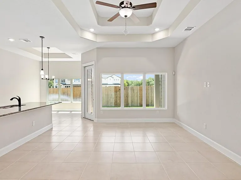 405 Park Cir — Photo 13
