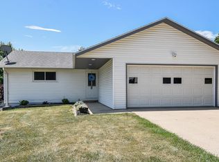 2207 Sugar Creek Ln, Marshalltown, IA 50158