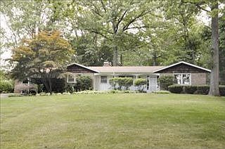 1st image of 821 Wooded Ln