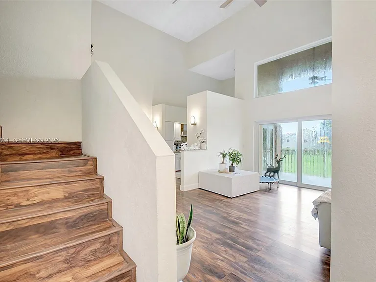 16339 Malibu Dr #22 — Photo 9