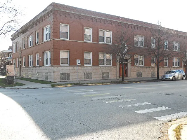 903-909 W 76th St