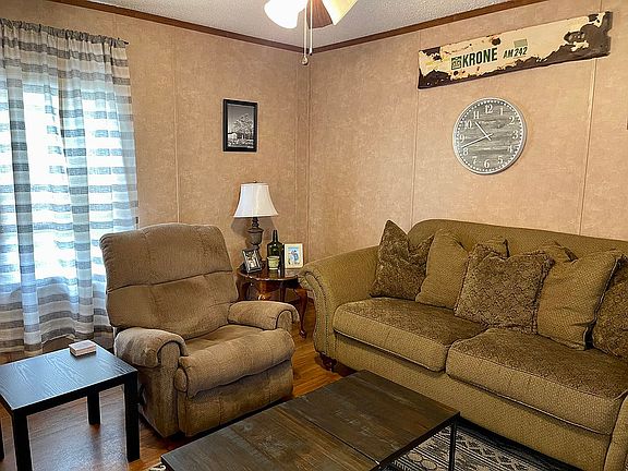 5th image of 14 Teagarden Ln