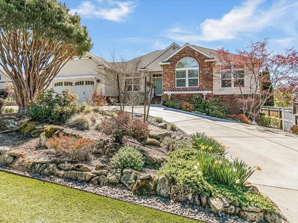 3910 Cherry Ln, Medford, OR 97504