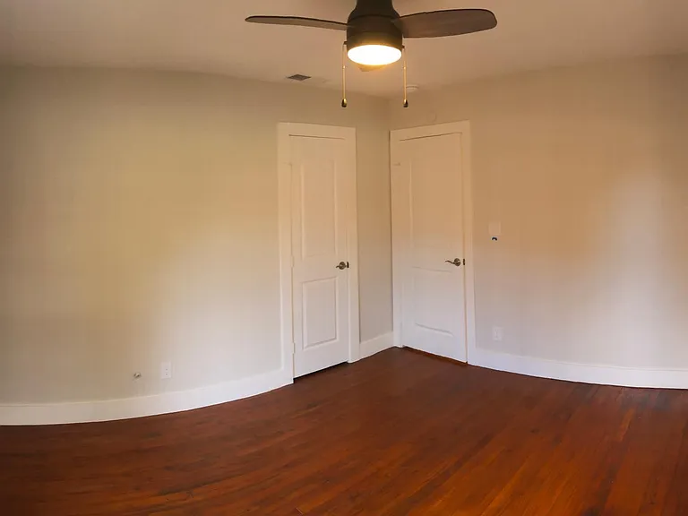 1409 Glenrose St — Photo 17