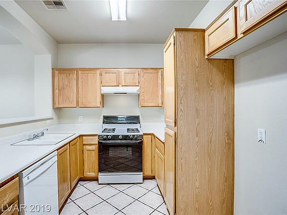 2nd image of 1213 Dusty Creek St