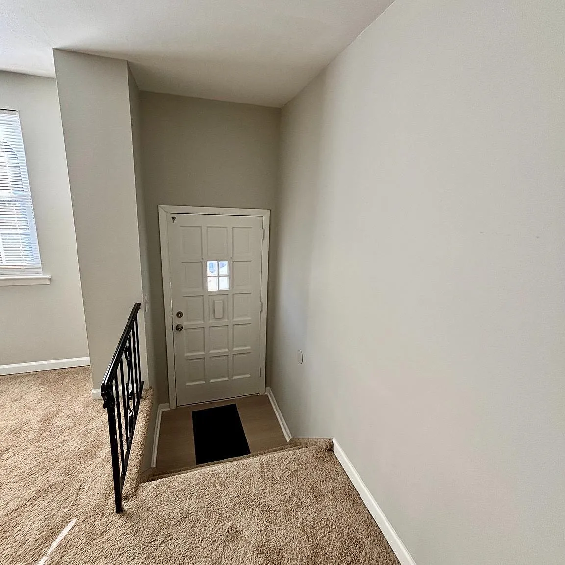 3 bed, 2.5 bath, 1404 sqft, $2,100 — Photo 2
