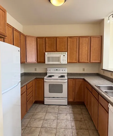 370 Farrell St #405 — Photo 1