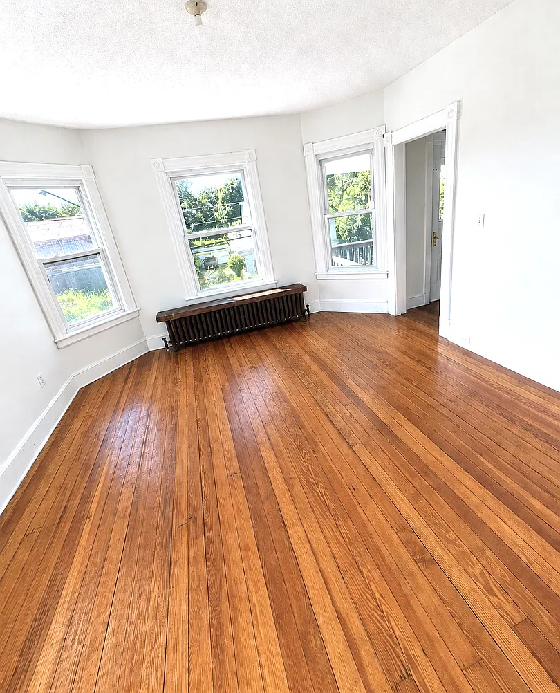 503 Baldwin St — Photo 2