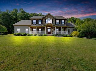 2009 Bernard Ln, Stroudsburg, PA 18360