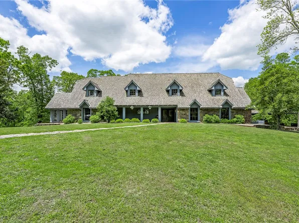 10709 Walnut Valley Ln, Rogers, AR 72756