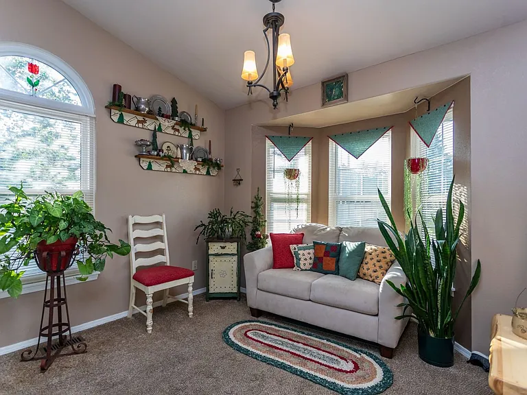 111 Iveystone Ct — Photo 5