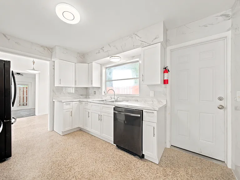 365 Blue Heron Rd — Photo 14