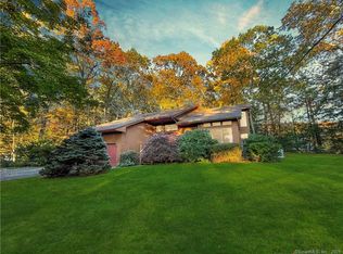 342 Strickland St, Glastonbury, CT 06033