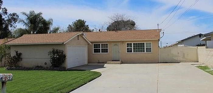 1st image of 12728 Valley View Dr