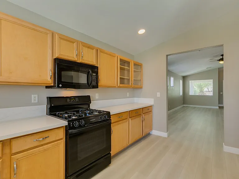 10342 Spider Rock Ave — Photo 9