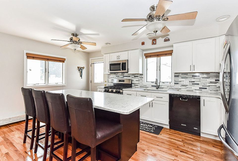 1st image of 73 Barrymore Blvd