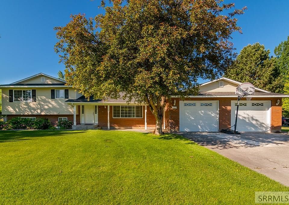 1st image of 3920 E Georgia Ln