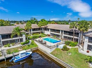 3935 Country Club Blvd APT 20, Cape Coral, FL 33904