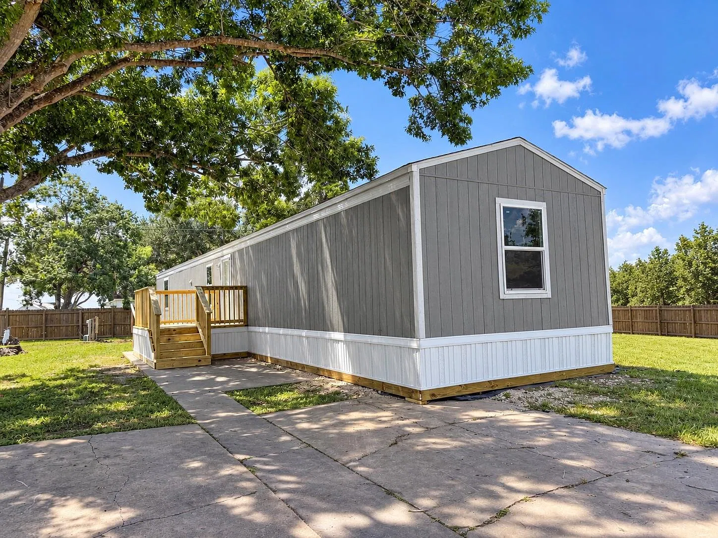 4 bed, 1038 sqft, $1,300 — Photo 3