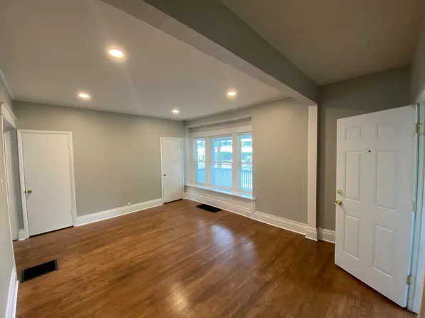 304 N Winton Rd, Rochester, NY 14610