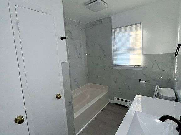 5th image of 118 Maple Ave Floor 2
