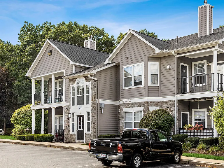 River Pointe at Den Rock Apartments — Photo 37