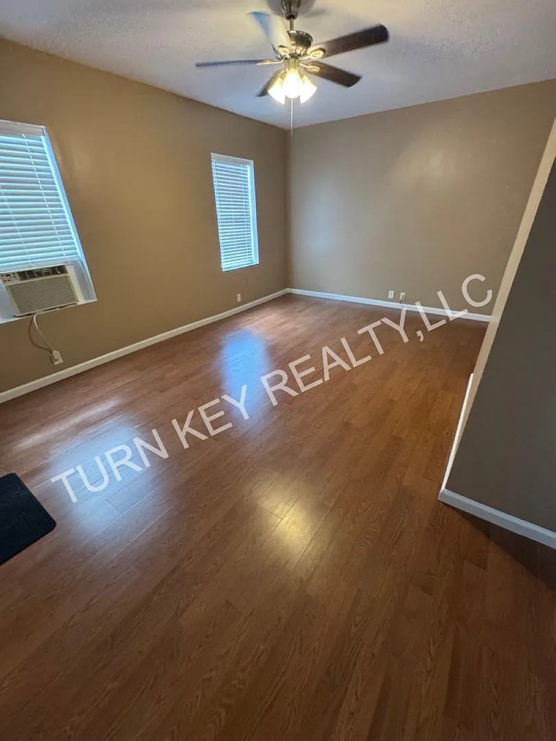 Townhome for rent in Cordova — Photo 4