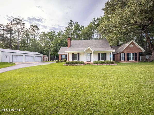 17505 Spring Lake Dr W, Vancleave, MS 39565
