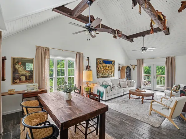 2188 Hicks Ln, Columbia, TN 38401