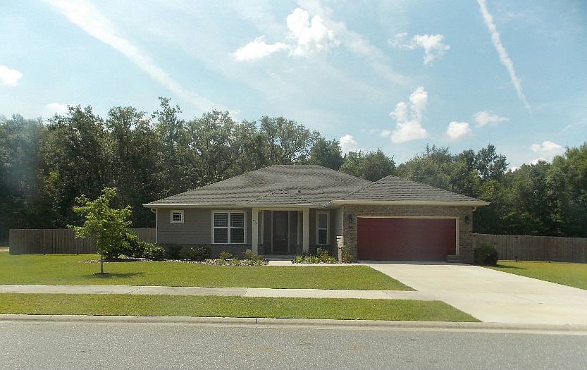 1st image of 417 SW Bellflower Dr