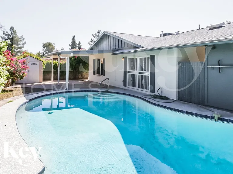 614 E Greenway Dr — Photo 15