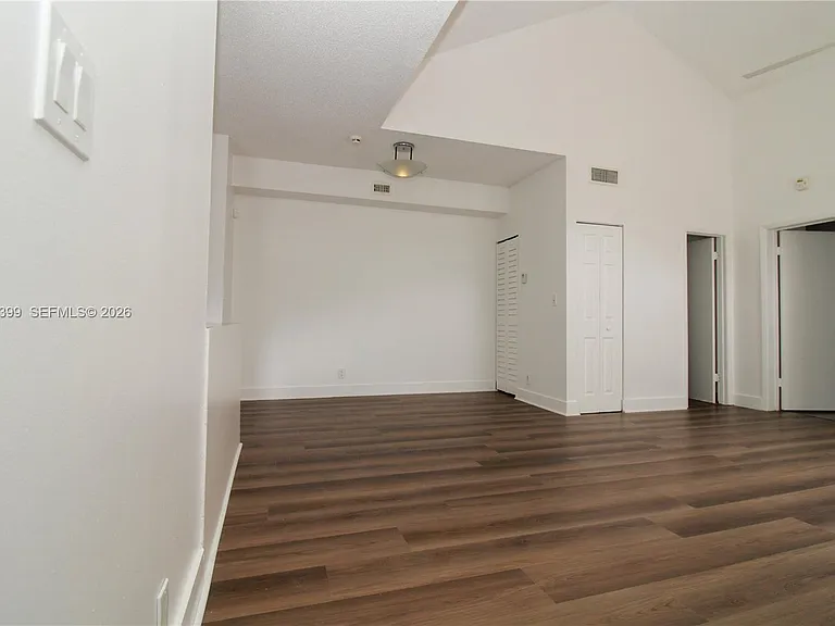 1423 Avon Ln #210 — Photo 6
