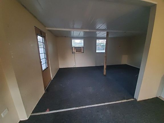 4th image of 13127 Lauderdale St