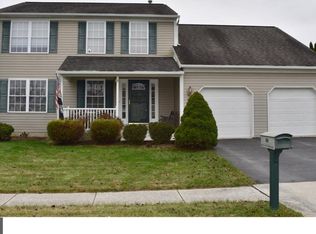 112 Primrose Ln, Sinking Spring, PA 19608