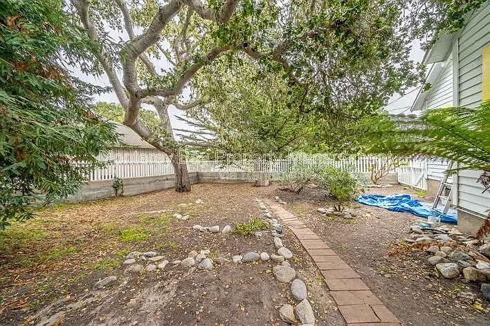 862 Short St — Photo 27