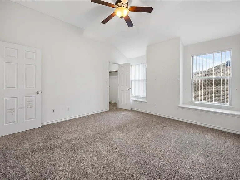 7704 Labrador Dr — Photo 38