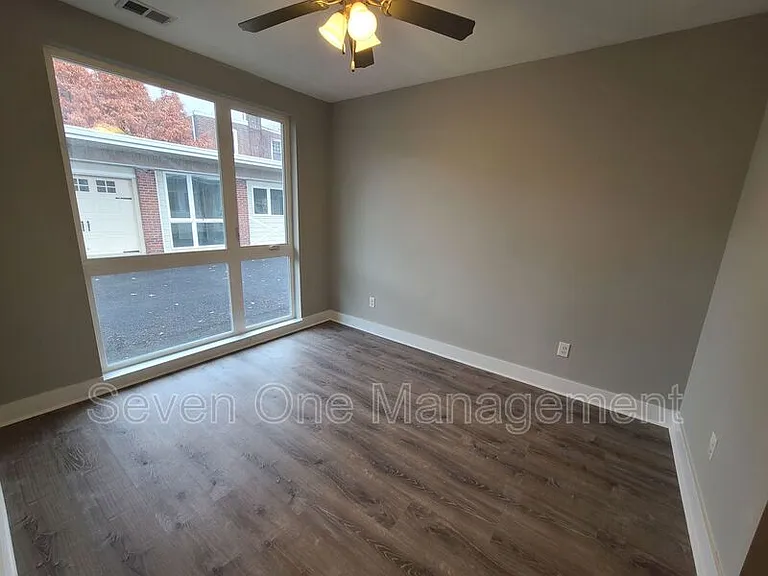 5524 Pulaski Ave #7 — Photo 8
