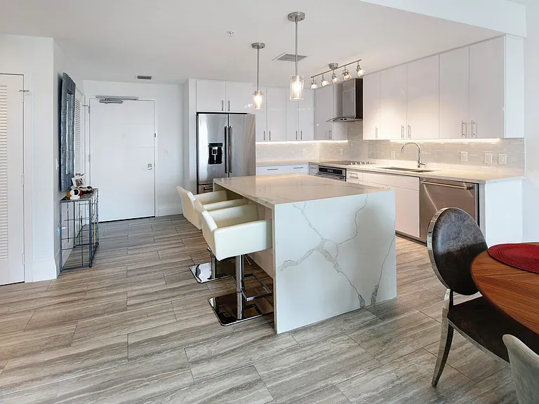 236 SE 5th Ave #410 — Photo 12