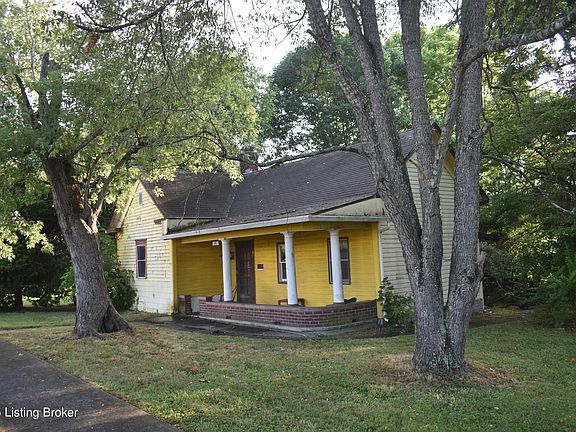 2nd image of 209 Railroad Ave