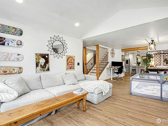 4th image of 11406 25th Street NE